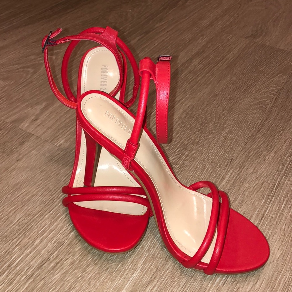 Strappy heals